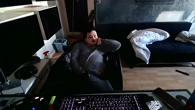 Snapshot of Bebemickey75 chatting on March 15, 2026, 11:16 am Bebemickey75 online show from March 15, 2026, 11:16 am