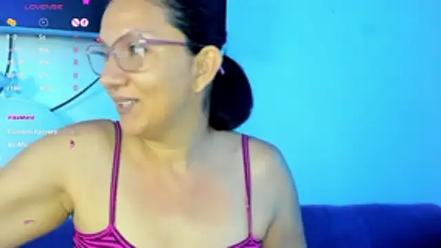 Snapshot of Angelblue_ chatting on April 20, 2026, 1:03 pm Angelblue online show from April 20, 2026, 1:03 pm