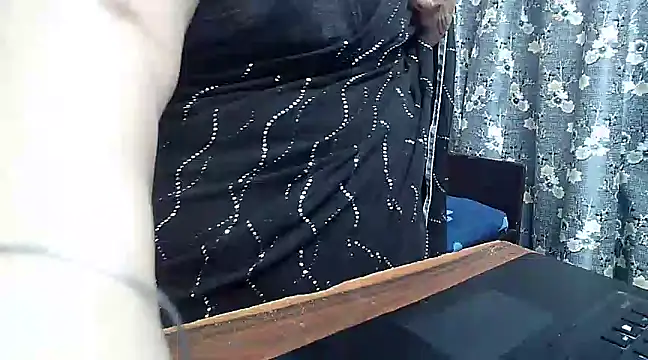 Snapshot of Sexy_raman_ chatting on January 17, 2025, 5:21 am Sexy raman online show from January 17, 2025, 5:21 am