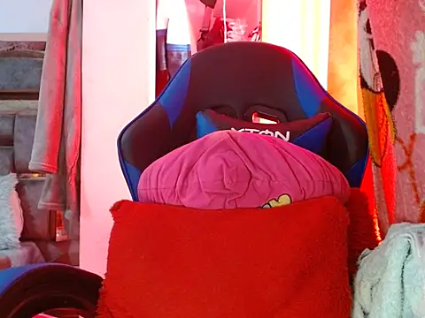 Snapshot of coral1727 chatting on February 4, 2025, 6:49 pm coral1727 online show from February 4, 2025, 6:49 pm