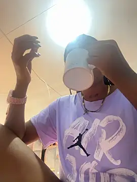 coral1727 online show from November 13, 2025, 1:04 am