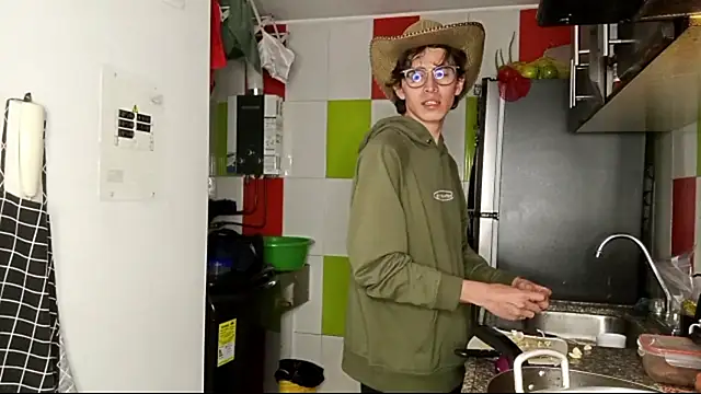 Norehg online show from October 7, 2025, 8:44 am