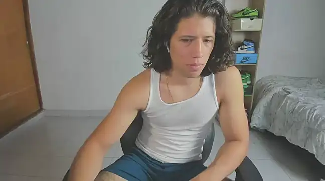 imtonny19 online show from March 23, 2025, 2:04 am