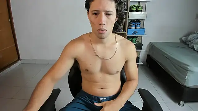 imtonny19 online show from December 5, 2025, 12:52 am