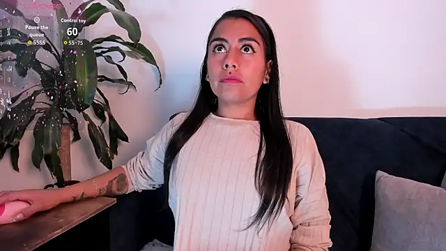 im amber online show from November 11, 2025, 1:33 pm