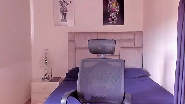 paul rogerr online show from October 25, 2025, 3:18 pm