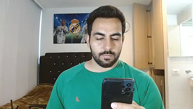 omarmohammedhot2 online show from January 17, 2025, 2:50 pm