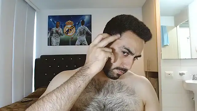 omarmohammedhot2 online show from February 4, 2025, 2:32 pm