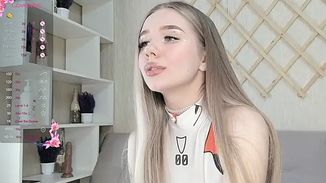 Snapshot of AutoBaby chatting on February 25, 2025, 9:20 am AutoBaby online show from February 25, 2025, 9:20 am