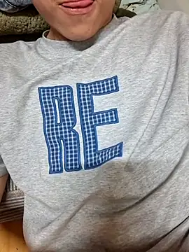 Gwencloudy online show from March 8, 2026, 1:59 pm