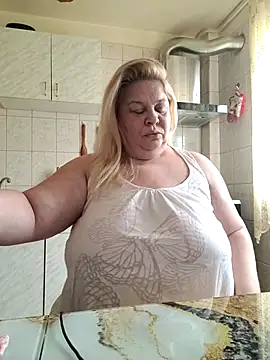 Snapshot of AriannaMilf chatting on November 15, 2025, 10:12 am AriannaMilf online show from November 15, 2025, 10:12 am
