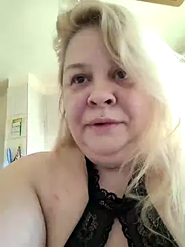 Snapshot of AriannaMilf chatting on November 16, 2025, 11:05 am AriannaMilf online show from November 16, 2025, 11:05 am