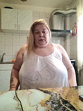 Snapshot of AriannaMilf chatting on November 23, 2025, 11:21 am AriannaMilf online show from November 23, 2025, 11:21 am