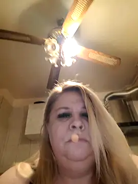 Snapshot of AriannaMilf chatting on December 13, 2025, 8:04 pm AriannaMilf online show from December 13, 2025, 8:04 pm