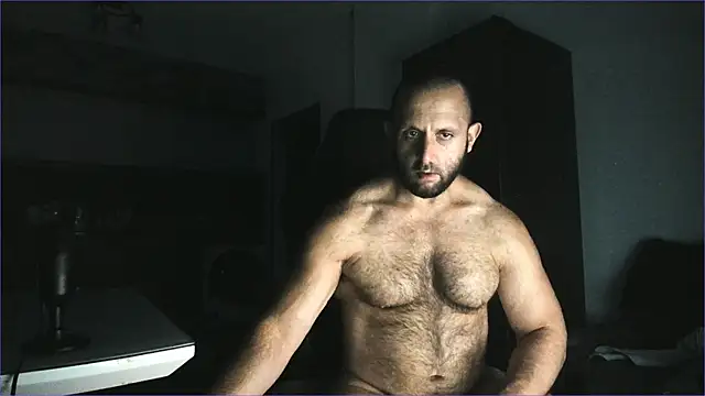 Snapshot of Hugealphabeast chatting on August 3, 2026, 9:40 pm Hugealphabeast online show from August 3, 2026, 9:40 pm