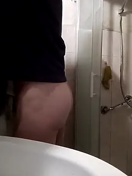 Snapshot of petitpeps84 chatting on December 15, 2024, 7:46 am petitpeps84 online show from December 15, 2024, 7:46 am