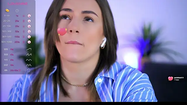 AishaCarter online show from September 18, 2025, 6:32 pm