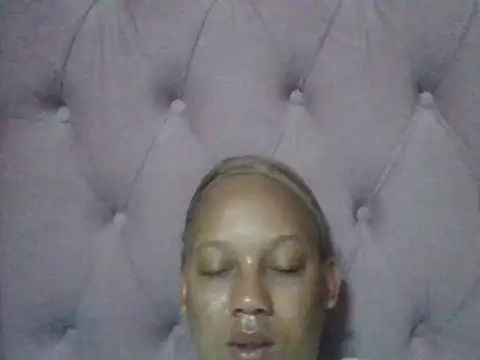 Snapshot of ShooingBunch chatting on October 9, 2025, 2:31 am ShooingBunch online show from October 9, 2025, 2:31 am