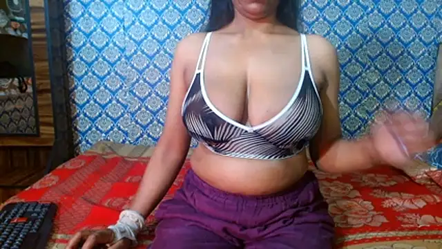 Snapshot of nikitahot3 chatting on February 12, 2026, 1:11 am nikitahot3 online show from February 12, 2026, 1:11 am