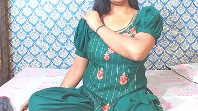 Snapshot of nikitahot3 chatting on April 8, 2026, 11:54 am nikitahot3 online show from April 8, 2026, 11:54 am