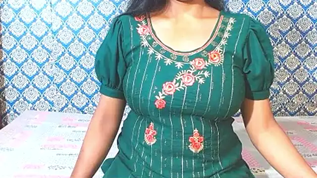 Snapshot of nikitahot3 chatting on April 9, 2026, 12:54 am nikitahot3 online show from April 9, 2026, 12:54 am