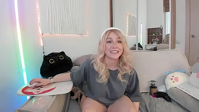 CarolMay online show from March 14, 2026, 11:37 am