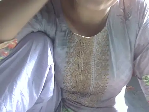 shekira99 online show from April 24, 2026, 4:48 am