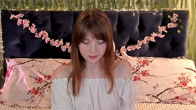 Snapshot of AliceLanley chatting on March 5, 2025, 3:29 pm AliceLanley online show from March 5, 2025, 3:29 pm