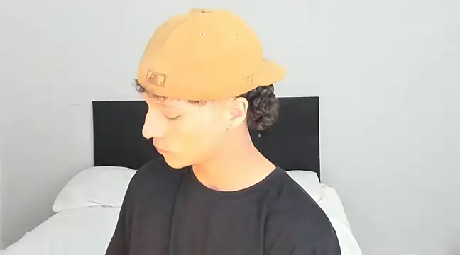 Snapshot of angelcortes chatting on March 8, 2025, 2:08 pm angelcortes online show from March 8, 2025, 2:08 pm