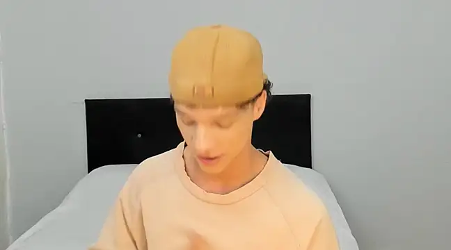 Snapshot of angelcortes chatting on March 15, 2025, 12:13 pm angelcortes online show from March 15, 2025, 12:13 pm