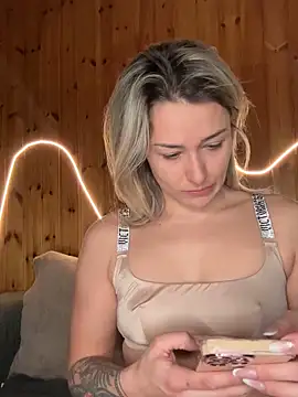 petrouchkaaa  online show from February 1, 2026, 9:30 am