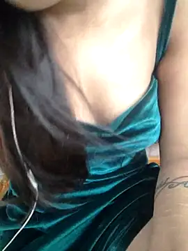 Snapshot of Roshni_98 chatting on February 23, 2025, 5:34 am Roshni 98 online show from February 23, 2025, 5:34 am