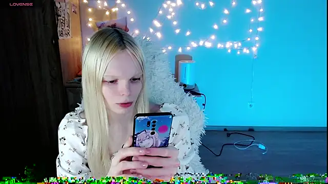 Emily Nyaffee online show from March 23, 2025, 1:53 am