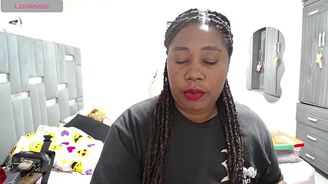 thickebonymilfF online show from April 19, 2026, 4:01 am