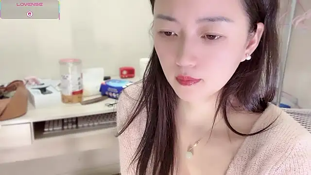 Snapshot of A-xena chatting on November 23, 2025, 2:17 pm A-xena online show from November 23, 2025, 2:17 pm