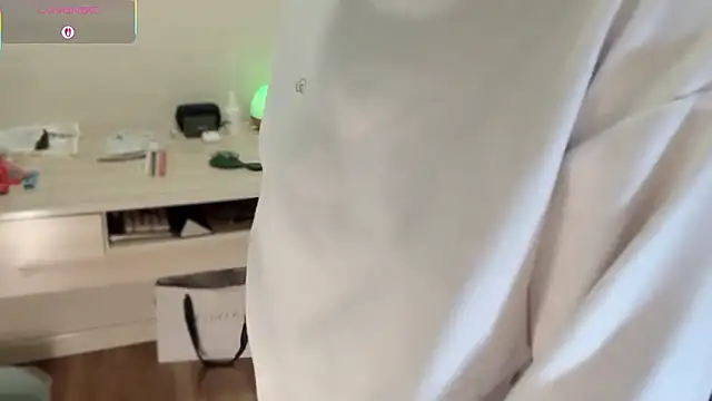 Snapshot of A-xena chatting on December 5, 2025, 2:53 am A-xena online show from December 5, 2025, 2:53 am