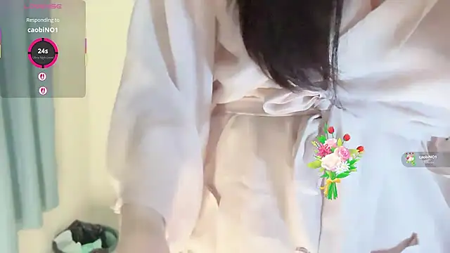 Snapshot of A-xena chatting on December 14, 2025, 2:33 pm A-xena online show from December 14, 2025, 2:33 pm