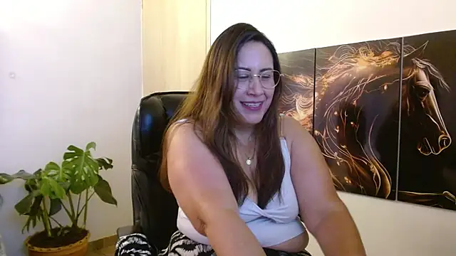 amalia brunette online show from April 12, 2026, 9:31 pm