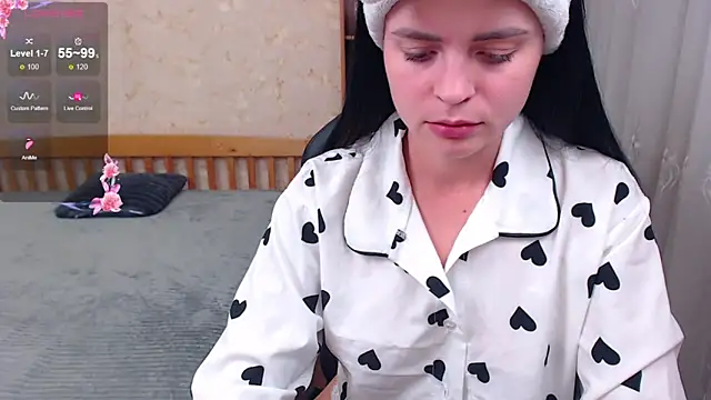 JuicyJess online show from September 13, 2025, 7:57 pm