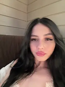 SofiaLaLight online show from February 5, 2026, 1:27 pm