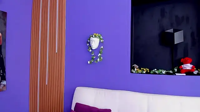 Kate Amaretto  online show from September 15, 2025, 8:31 pm