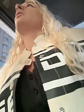 Ella Charm online show from September 12, 2025, 4:07 pm