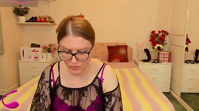 Snapshot of AmandamurX chatting on June 24, 2026, 1:32 pm AmandamurX online show from June 24, 2026, 1:32 pm