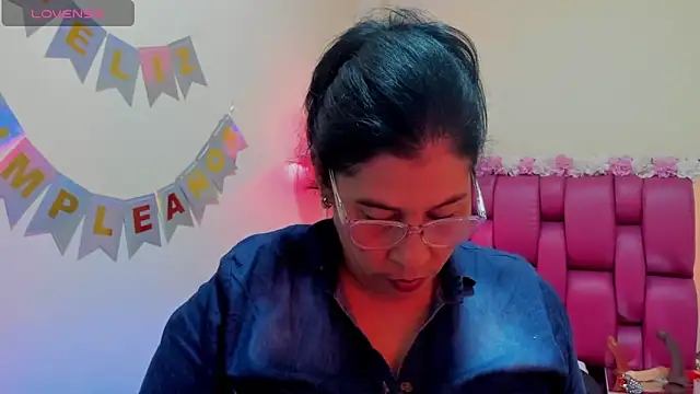 Snapshot of desire_matture chatting on February 2, 2025, 7:35 pm desire matture online show from February 2, 2025, 7:35 pm