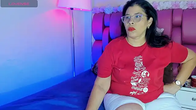 Snapshot of desire_matture chatting on March 1, 2025, 7:37 pm desire matture online show from March 1, 2025, 7:37 pm