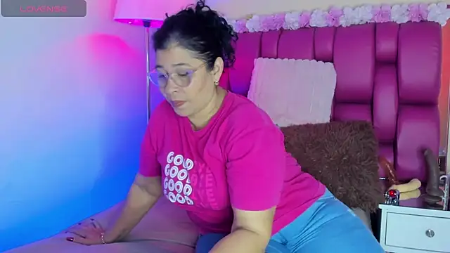 Snapshot of desire_matture chatting on March 11, 2025, 7:36 pm desire matture online show from March 11, 2025, 7:36 pm