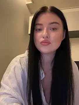 Angela Fosterr online show from September 28, 2025, 4:23 pm