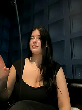 Angela Fosterr online show from November 9, 2025, 8:18 pm