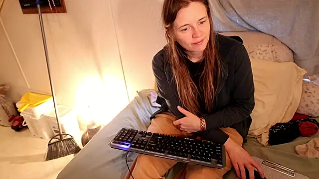 xxpixeyxx online show from March 25, 2026, 12:33 pm