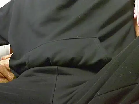 Snapshot of wirytynum chatting on November 26, 2025, 2:40 pm wirytynum online show from November 26, 2025, 2:40 pm